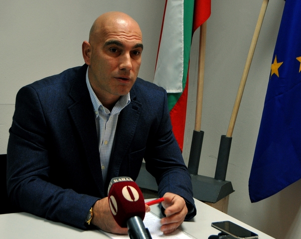 Бургаският депутат от БСП Николай Тишев с приемен ден в Сунгурларе