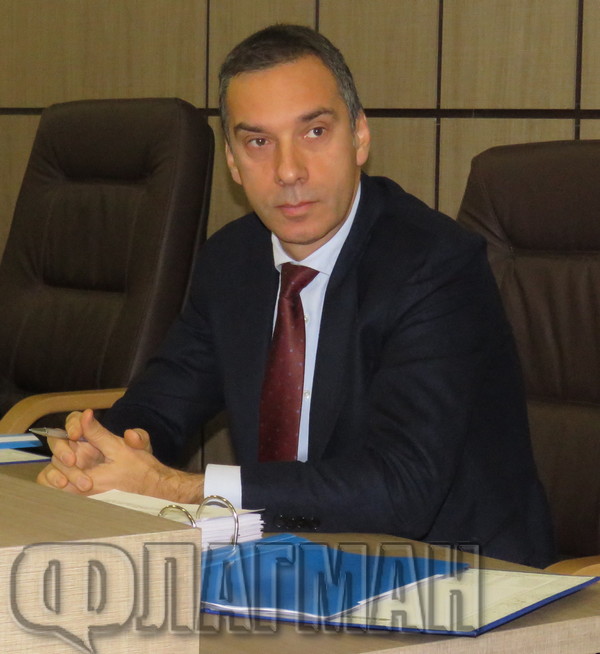 Кметът Димитър Николов с важна информация за футболните бази и бъдещето на Нефтохимик