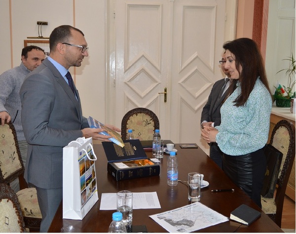Областният управител Вълчо Чолаков посрещна в Бургас посланика на Азербайджан