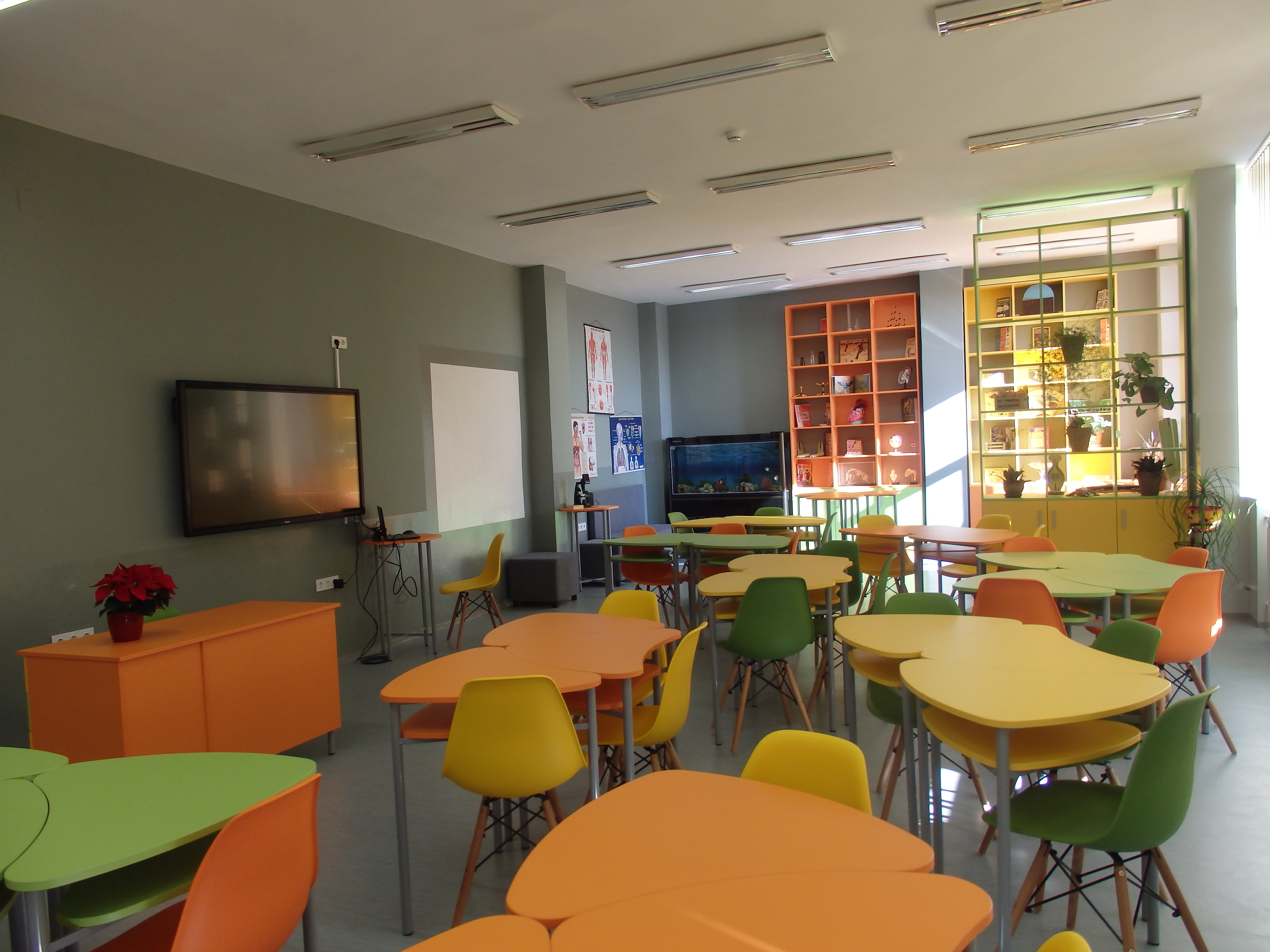 Училището на бъдещето в Карнобат вече подготвя своите ученици с най-модерни технологии