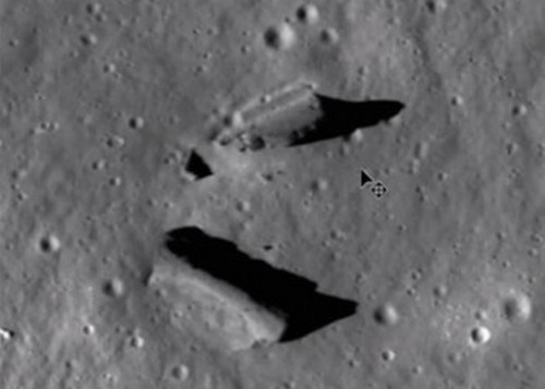 Откриха космически кораб на Луната?