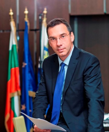 Кметът на Бургас Димитър Николов: Нека сме сплотени и да се подкрепяме не само на Никулден, но и през цялата година