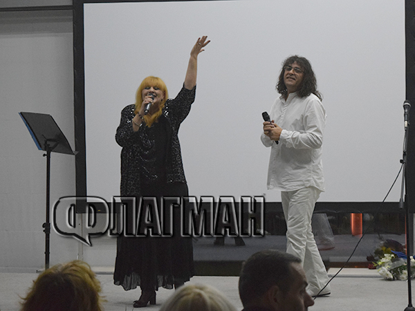 Мария Чернаева и Владимир Спасов представят „Бургас-любов моя" за всички нас (СНИМКИ)