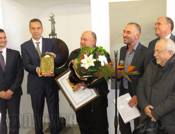 Авторът на статуетката „Флагман“ стана художник на годината (СНИМКИ)