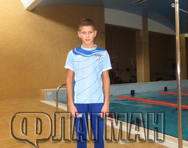 Бургаски талант разби конкуренцията в плуването, сочат го за новия Антъни Иванов