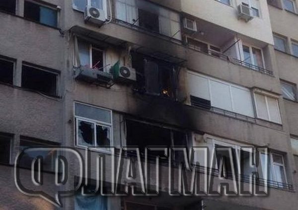 Среднощен ад в жк "Меден рудник": Пожар избухна в апартамент, газова бутилка на косъм да гръмне
