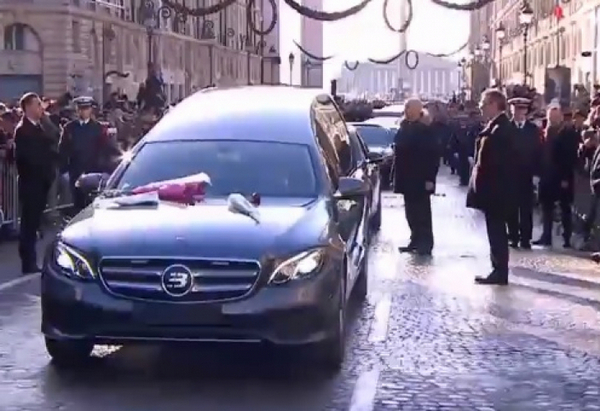 Франция се прощава с Джони Холидей като с кралска особа, гледайте церемонията НА ЖИВО