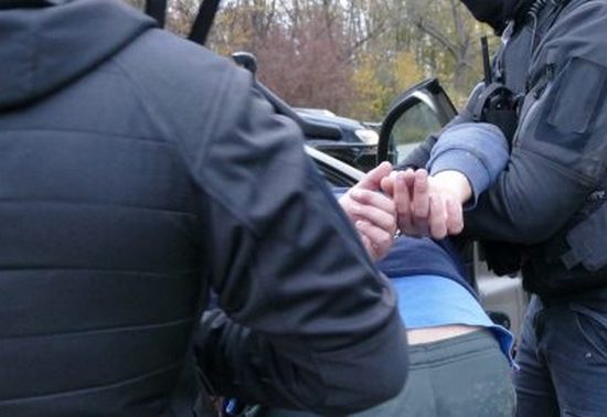 Арест на пъпа на Бургас! Спипаха с 5 пакета пико криминално проявения Тодор