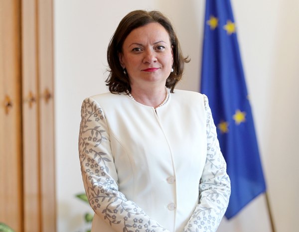Бургаският депутат от ГЕРБ Ивелина Василева с приемен ден в понеделник