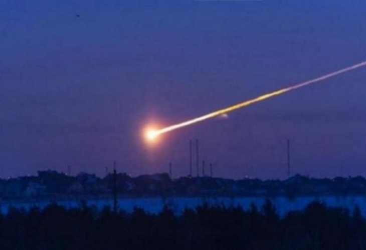 Ярък метеорит се заби с гръм в Черно море
