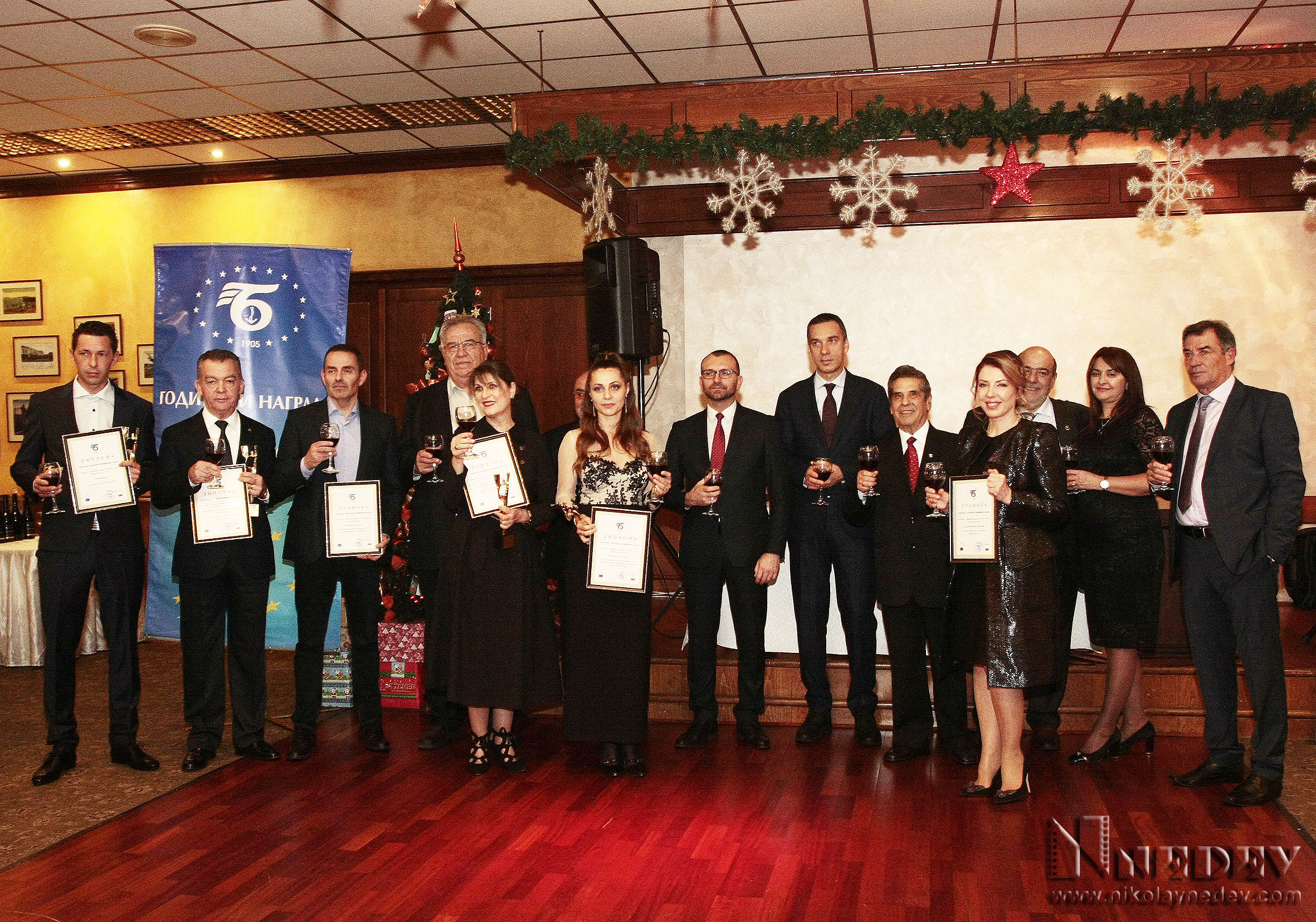Наградиха Колежа по туризъм към Университет „Проф.д-р Асен Златаров” със златна статуетка