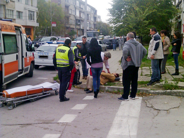 Черна серия по пътищата в Бургас! Пометоха четирима на пешеходни пътеки за ден, издирват избягал шофьор