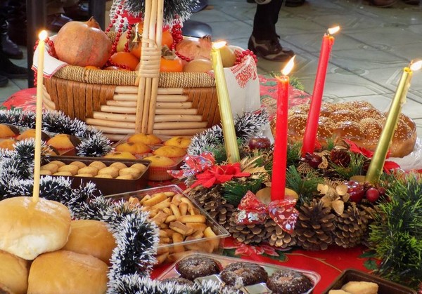Концерт в храма и осветени празнични трапези за Коледа, вижте празничната програма в Поморие