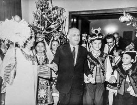 Спомени от соца: През 1960 г. Живков иска да възстанови Коледа, учените от БАН го порязват