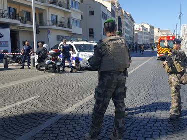 Страшна мобилизация! Франция изкарва по улиците 100 000 полицаи и военни за празниците