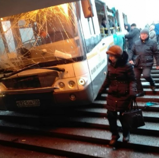 Извънредно! Безумен ужас в московското метро: Има загинали! Хеликоптер кръжи над станцията - евакуират хората (СНИМКИ)