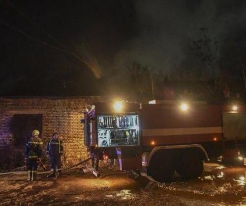 Голям пожар изпепели склад за свещи