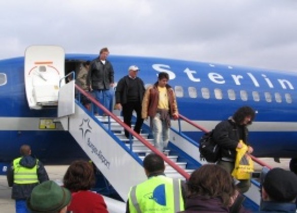 Само летището в Бургас ще приема шумни самолети