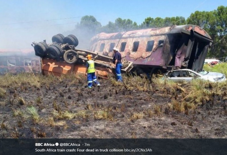Зверска катастрофа между влак и камион: Пострадали са около 100 души