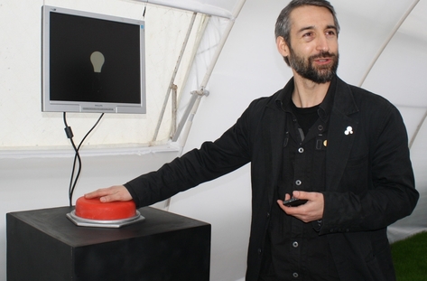 Вдъхновителят на интерактивните инсталации на Острова представя уникална творба  в Брюксел