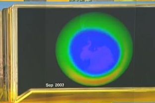 Учени: Озоновата дупка се е свила