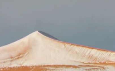 Сняг падна в пустинята Сахара
