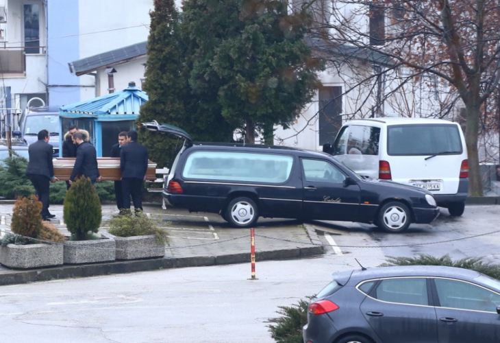 Първи снимки от погребението на показно разстреляния бизнесмен Христов