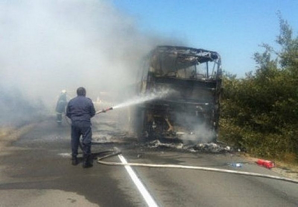 Огнен ад! Автобус с 15 пътници изгоря като факла на Ришкия проход