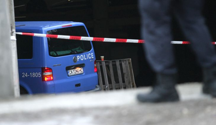 Извънредно! Полиция обсади Варна, мъж с окървавена глава лежи неподвижен