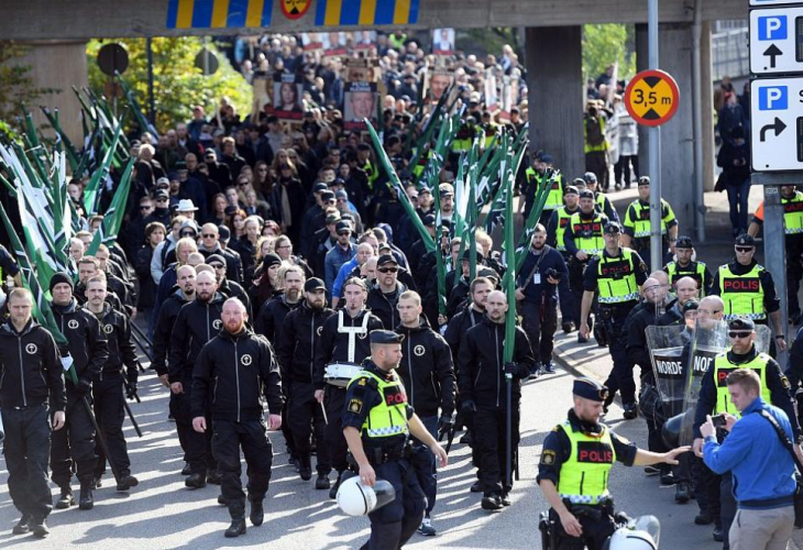 Полицията в Гьотеборг задържа 15 души от неонацисткото движение „Нордическа съпротива“