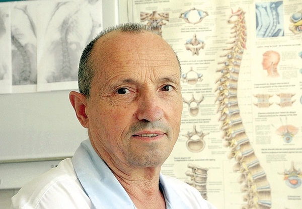 Светилото в ортопедията проф. д-р Любен Стоков преглежда в Бургас