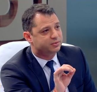 Делян Добрев: Елена Йончева живя в имение на Цветан Василев, а аз под наем (ВИДЕО)