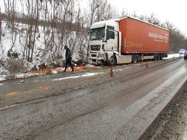 Обраха шофьор от катастрофата между румънски тир и бус