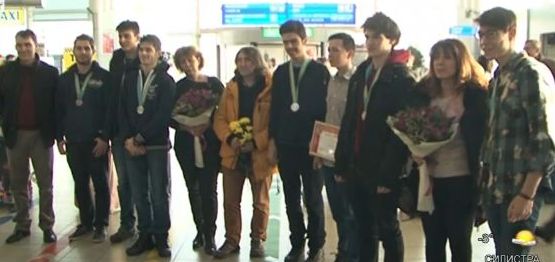 5 златни медала донесоха българските математици от олимпиадата в Казахстан (ВИДЕО)