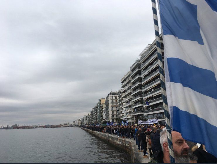 Името на Македония вдигна над 100 хил. на протест в Солун