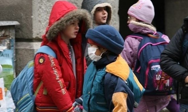 Четири училища в Бургаско излязоха в грипна ваканция