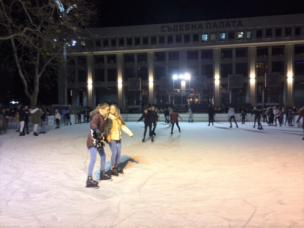 Незабравим празник на ледената пързалка в Бургас на 1 февруари