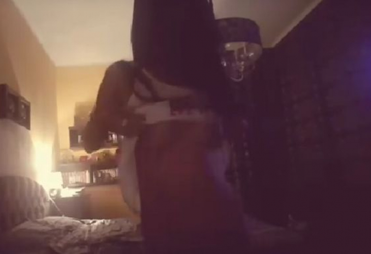 Същинско порно: Ани Хоанг взриви мрежата, показа си гърдите в скандално (ВИДЕО 18+)