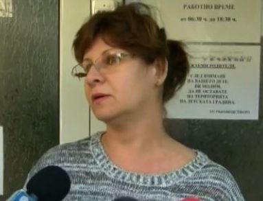 Светла Петрова - учителката от скандалния клип в ОДЗ "Брезичка: Пръчката беше не за децата, а за народен танц (ВИДЕО)