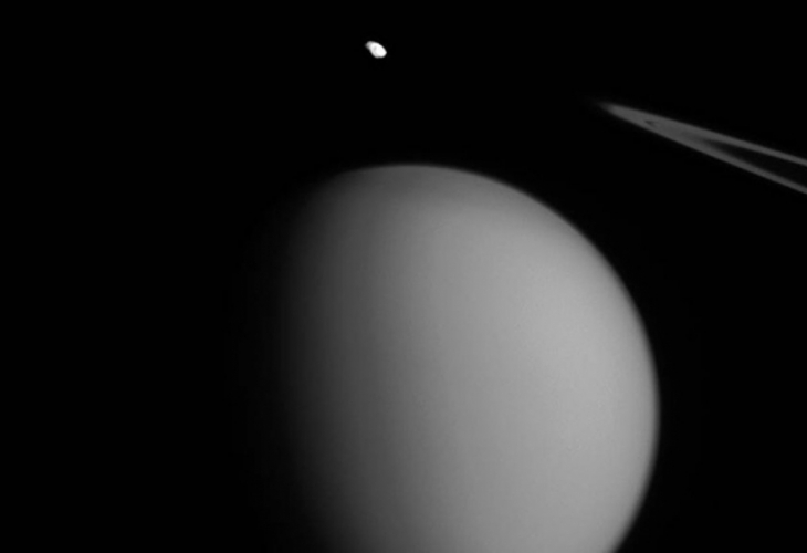 Откриха признаци на живот на един от спътниците на Сатурн
