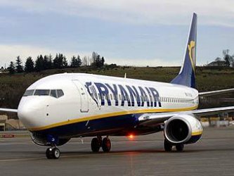Самолет на Ryanair не можа да кацне на Летище София