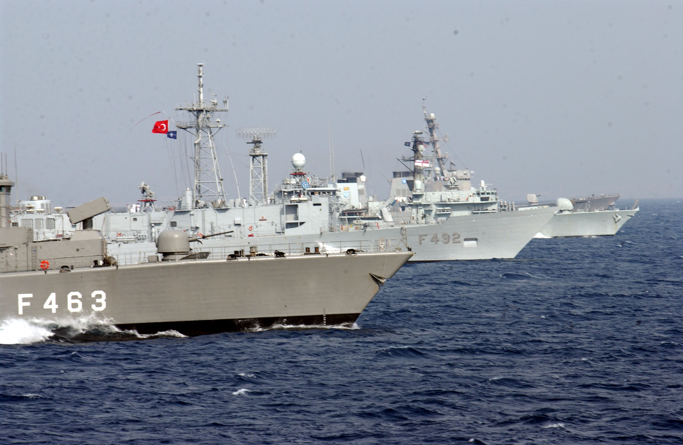 Три кораба на НАТО акостират на Пристанище Бургас в петък. Военноморската власт на крака при тях