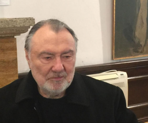 Васил Михайлов връща наградите "Икар", недоволен от случващото се в театъра