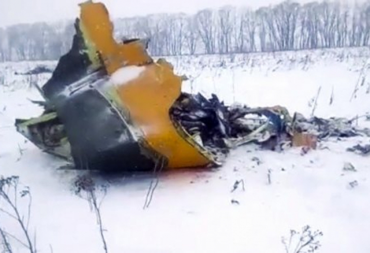 Вижте ексклузивни кадри, запечатали момента на трагичната катастрофа на пътническия самолет, който се разби край Москва