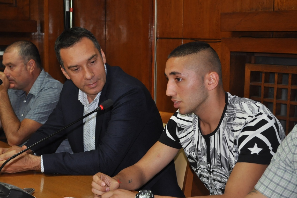 Бургаска гордост! Иван Атанасов взе шампионска титла при мъжете в бокса