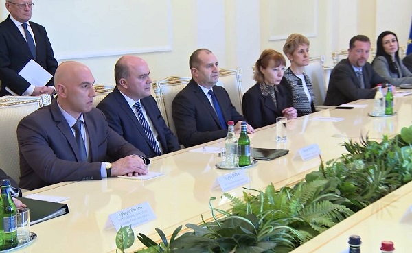 Визита на високо ниво: Президентът Румен Радев и бургаският депутат Николай Тишев на официално посещение в Армения