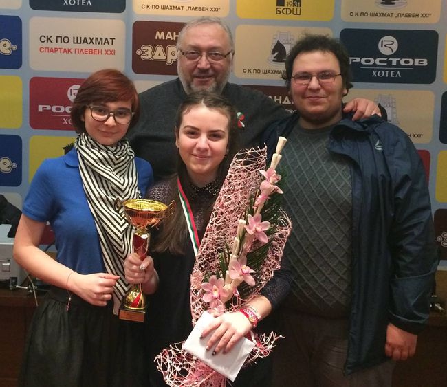 12 златни медали завоюваха шахматистите на "Бургас 64" през 2017 година