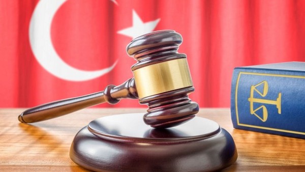 Турският съд осъди на доживотен затвор шестима известни журналисти