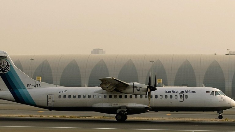 Трагедия! Пътнически самолет с 60 души на борда се разби в Иран