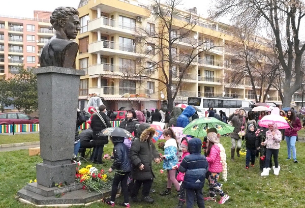 Откриха паметник на Васил Левски в село Тънково, Несебър се преклони пред Апостола на свободата (СНИМКИ)